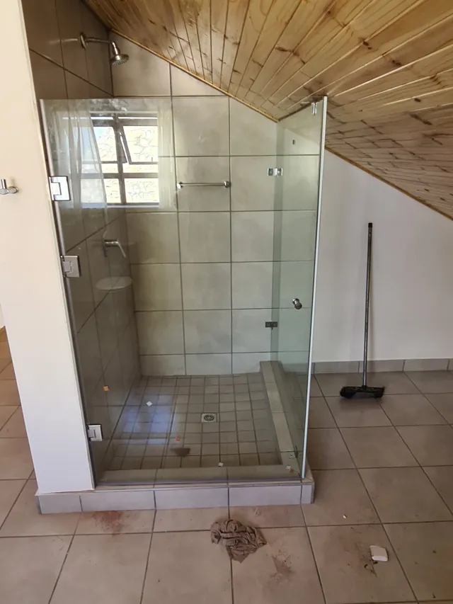 Frameless shower, Arniston