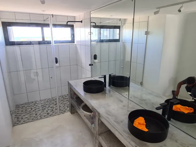 Frameless glass shower, Struisbaai